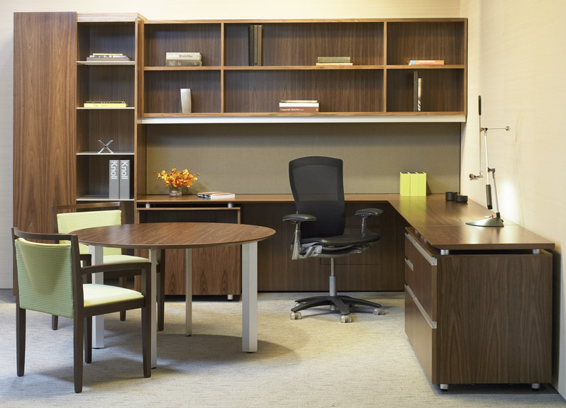 AutoStrada Private Office with wall storage